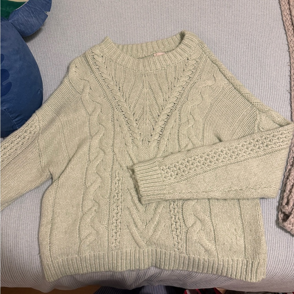 Women's Cable Knit Sweater - Light Green